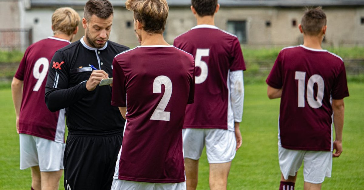 Former Referee Accuses VAR of Manipulating Offside Image in Yamal Goal