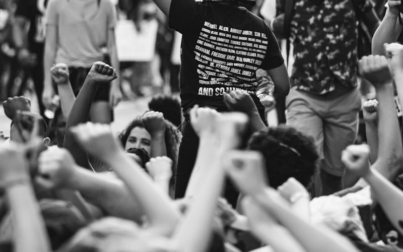 Iran Uprising Intensifies: Grand Bazaar Becomes Battleground as Death Toll Rises to 36